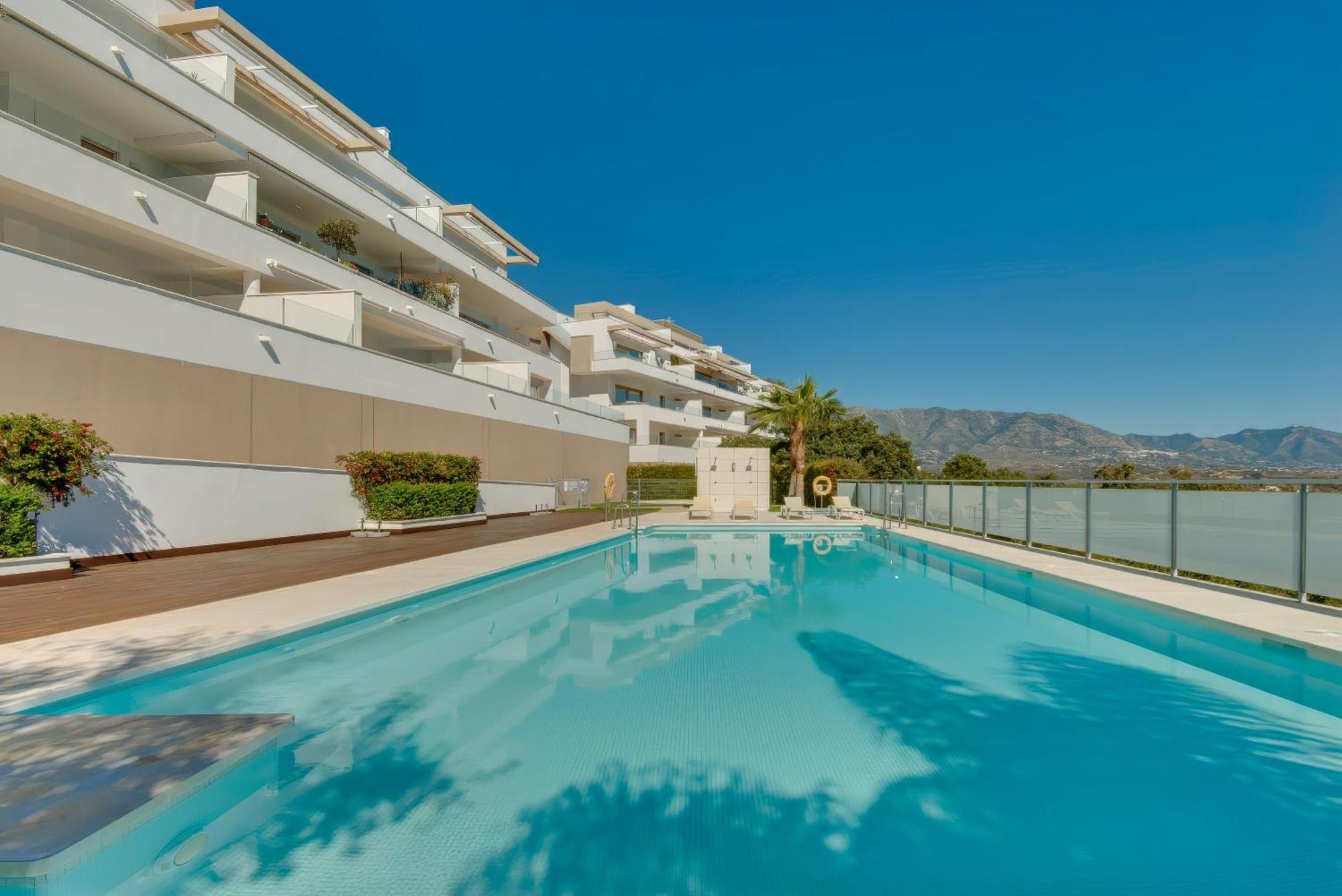 Apartament La Cala Golf 3 Bed - Sleek Corner Plot *